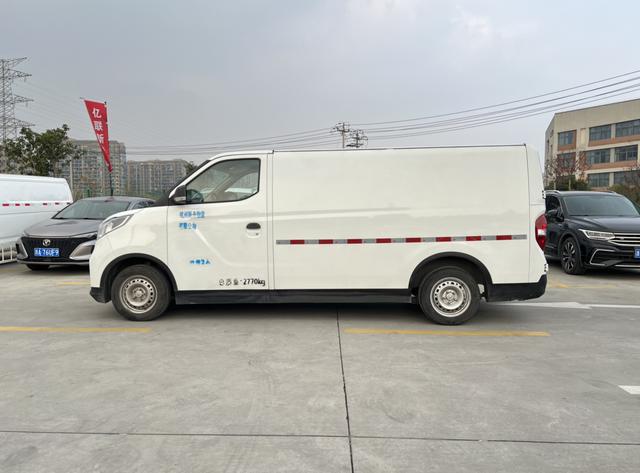 Maxus EV30