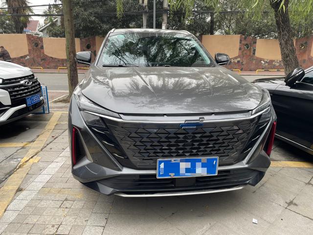 Oshan Changan Auchan Z6