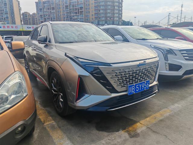 Oshan Changan Auchan Z6