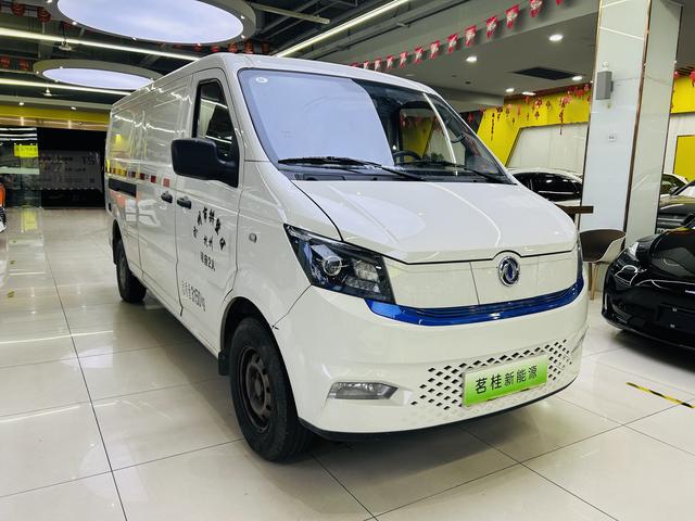 Dongfeng Yufeng EM27