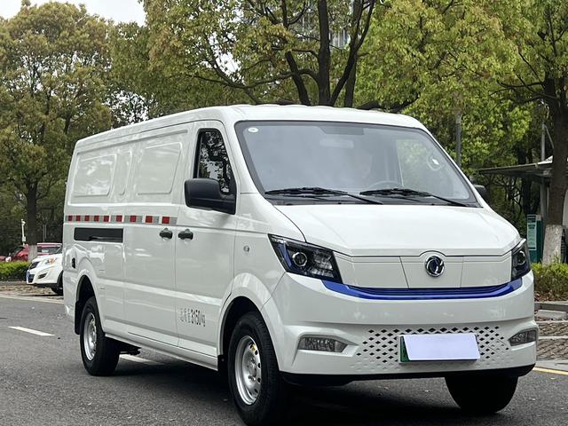 Dongfeng Yufeng EM27