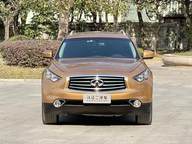 Infiniti QX70