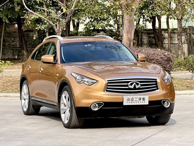 Infiniti QX70