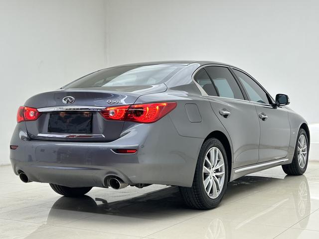 Infiniti Q50L