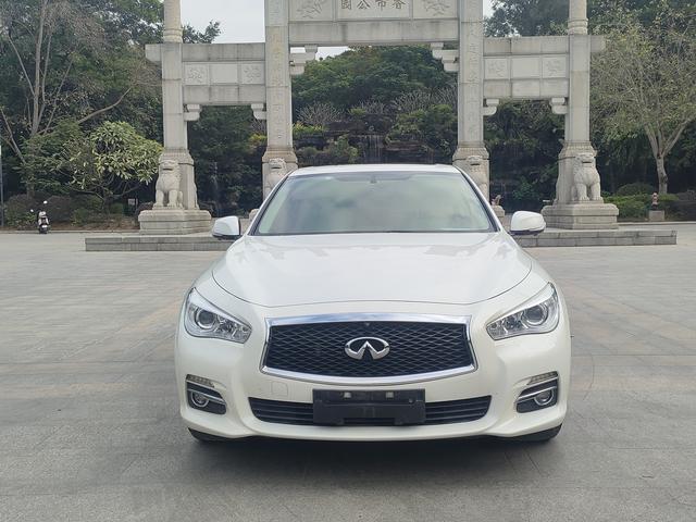 Infiniti Q50L