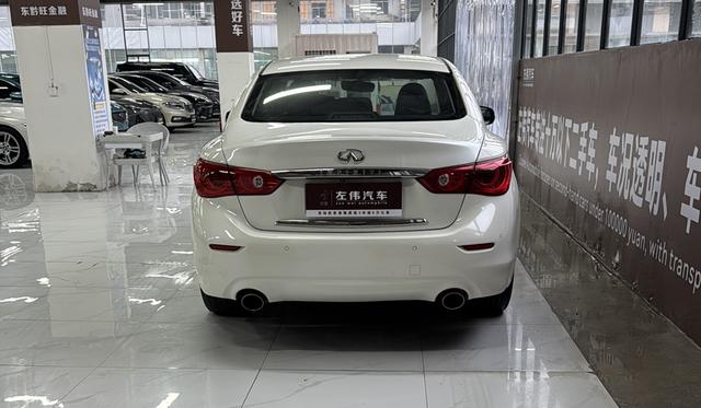 Infiniti Q50L