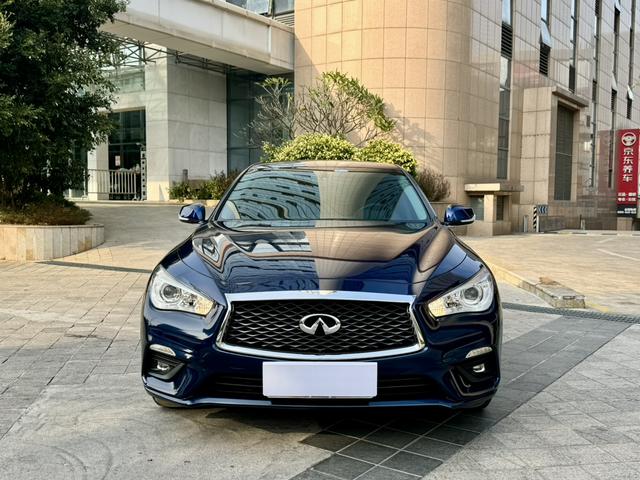 Infiniti Q50L