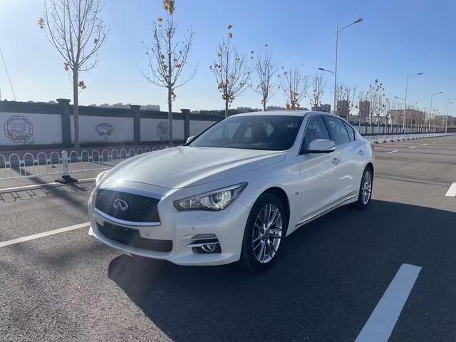 Infiniti Q50L