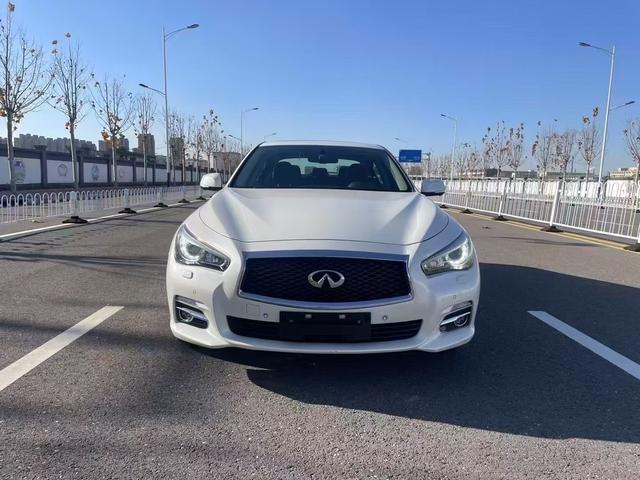 Infiniti Q50L