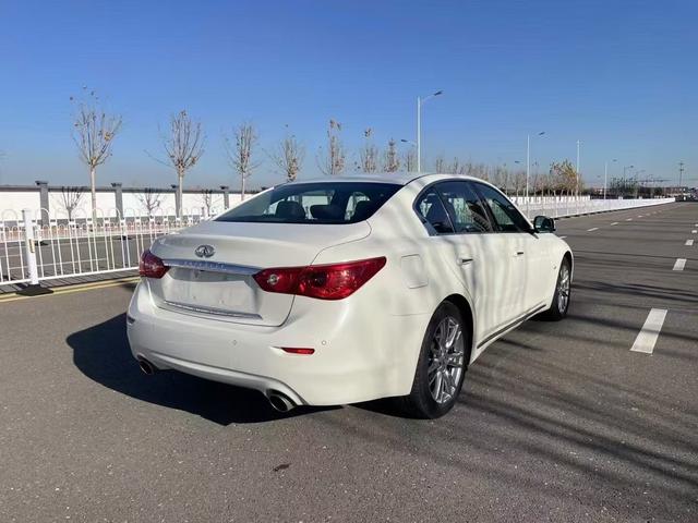 Infiniti Q50L