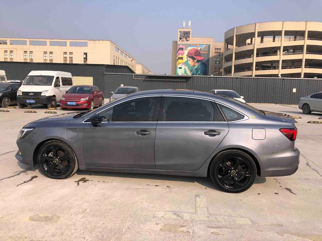 Roewe ei6 MAX