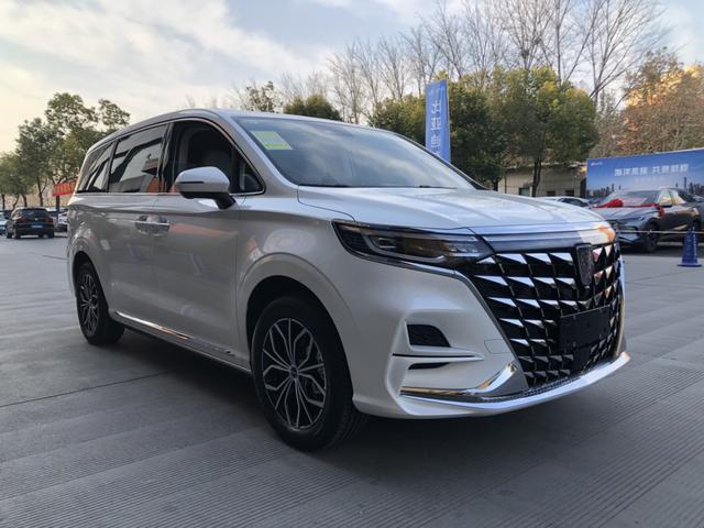 Roewe iMAX8 DMH