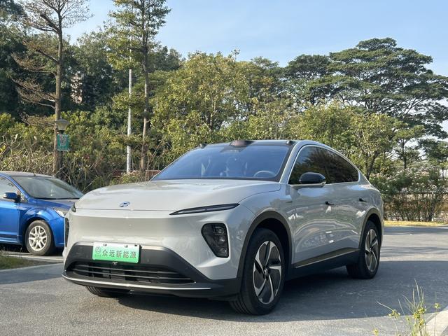 NIO EC7