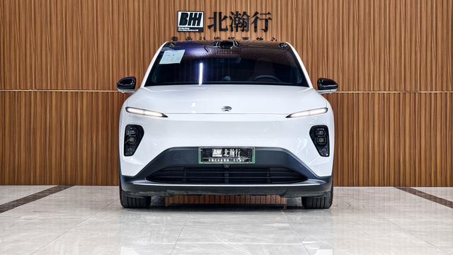 NIO EC7