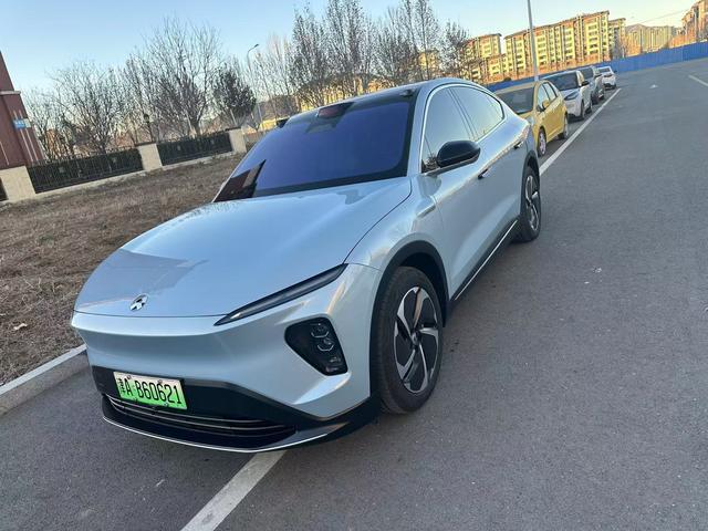 NIO EC7