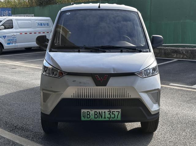 Wuling EV50