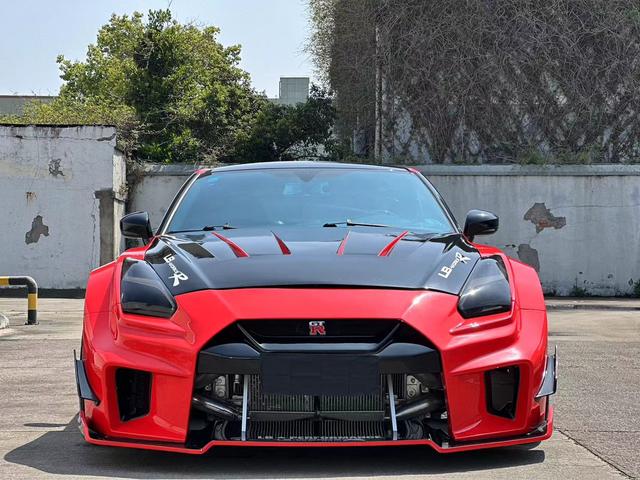 Nissan GT-R