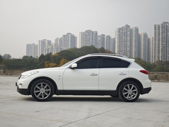 Infiniti QX50 (imported)