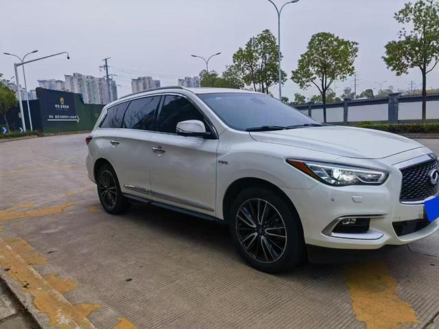 Infiniti QX60 (imported)