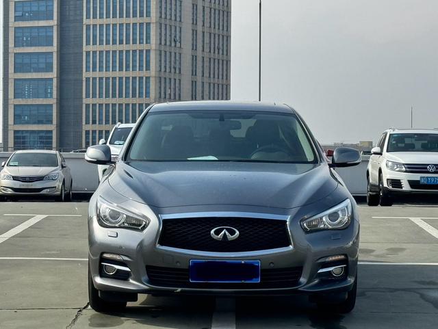 Infiniti Q50L