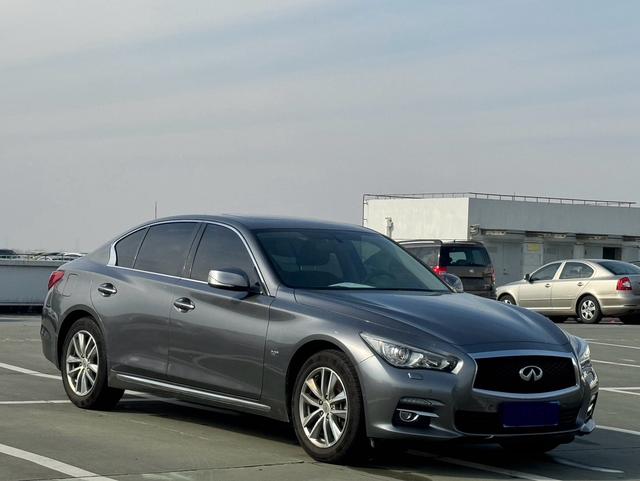 Infiniti Q50L