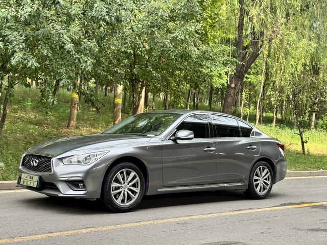 Infiniti Q50L