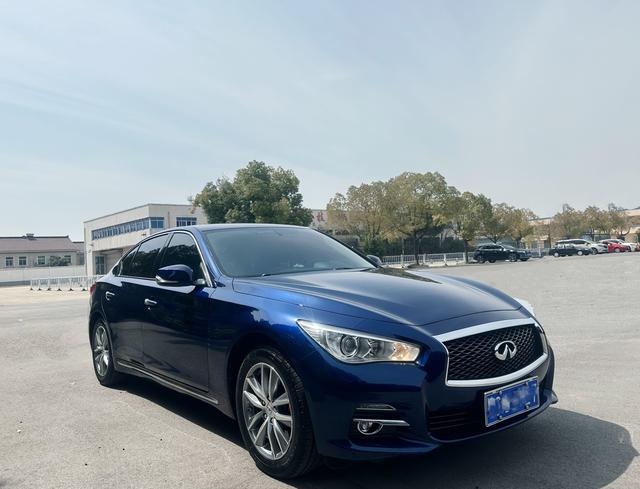 Infiniti Q50L