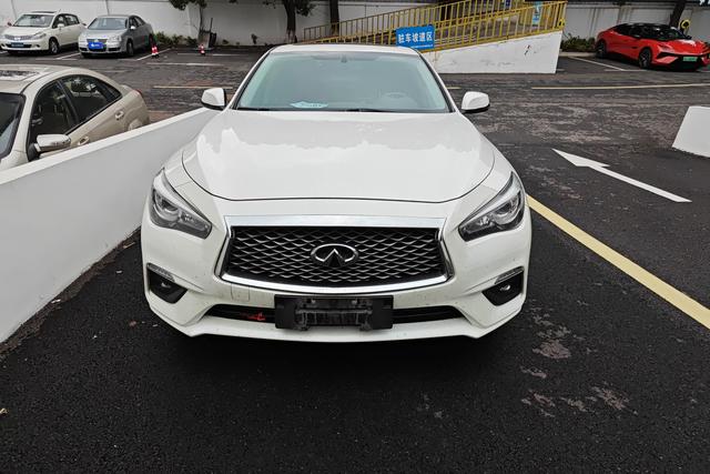 Infiniti Q50L