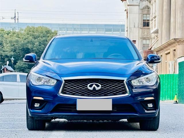 Infiniti Q50L