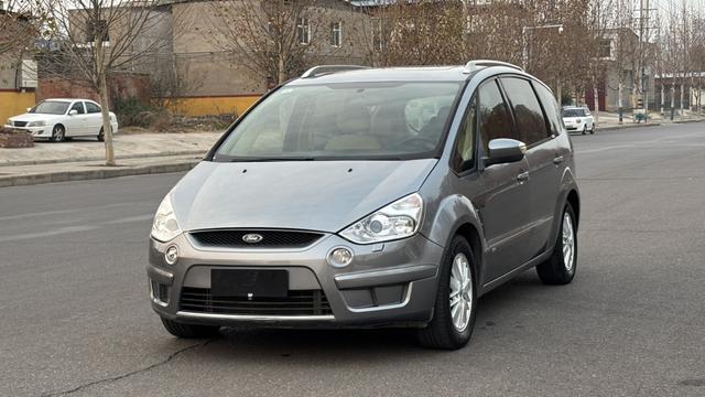 Ford Max