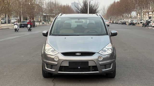 Ford Max