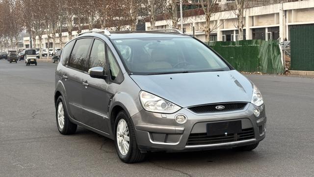 Ford Max