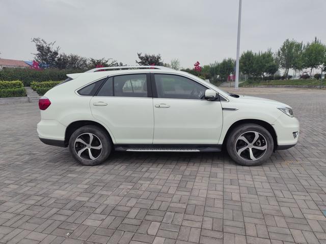 BYD S7