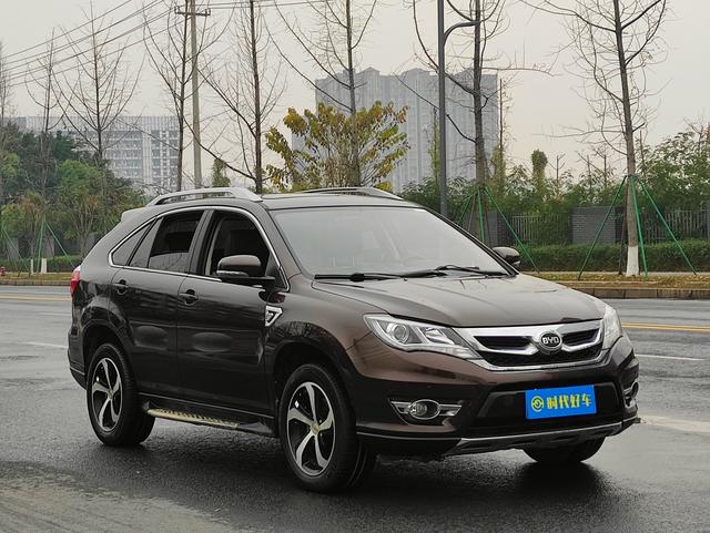 BYD S7