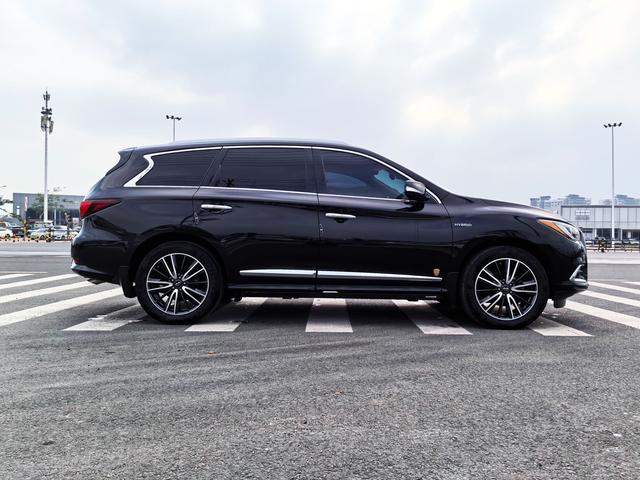 Infiniti QX60 (imported)