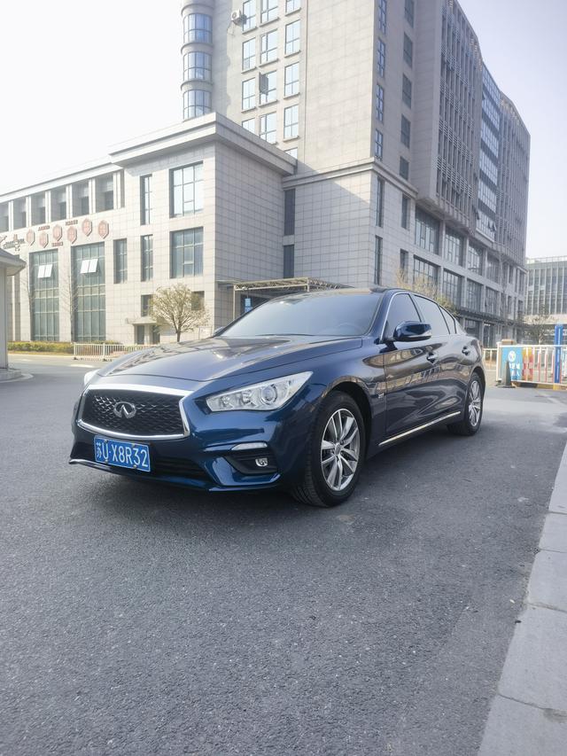 Infiniti Q50L