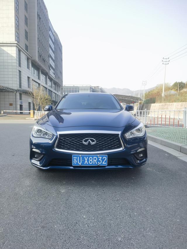 Infiniti Q50L