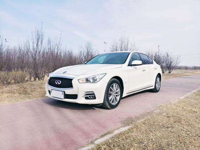 Infiniti Q50L