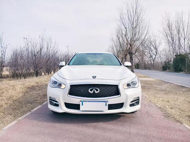 Infiniti Q50L