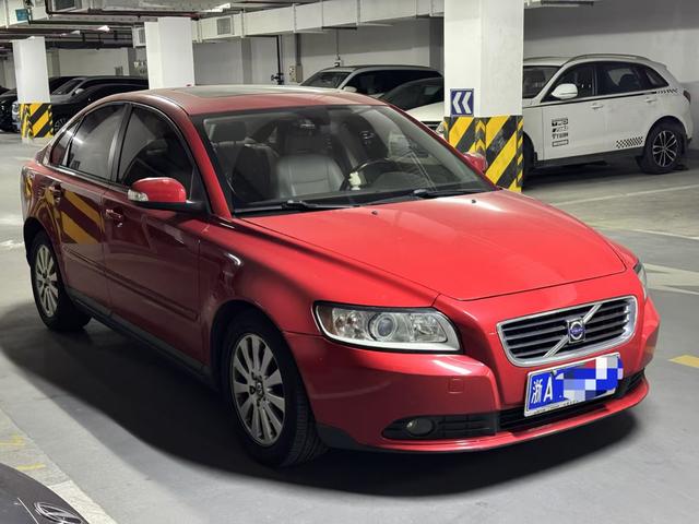 Volvo S40