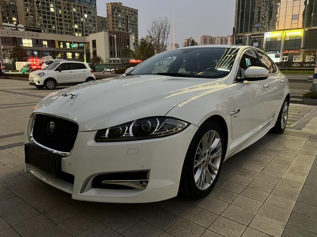 Jaguar XF