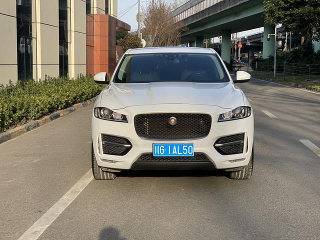 Jaguar F-PACE