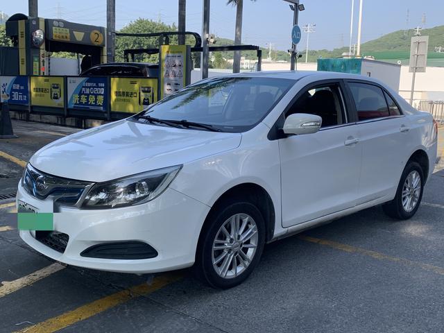 BYD e5