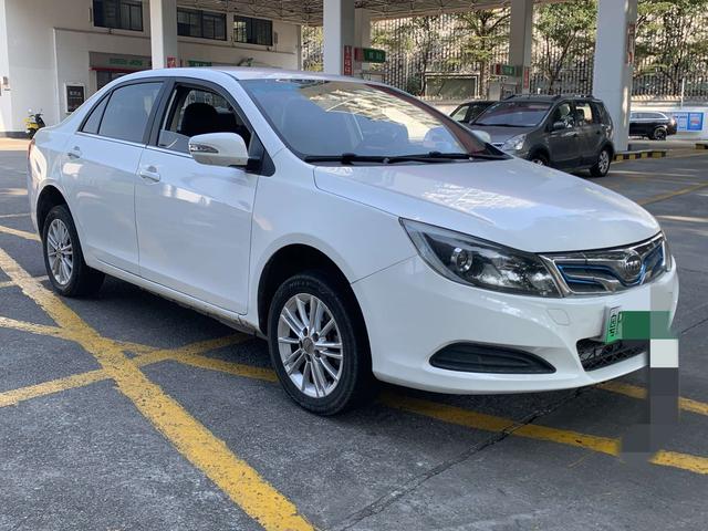 BYD e5