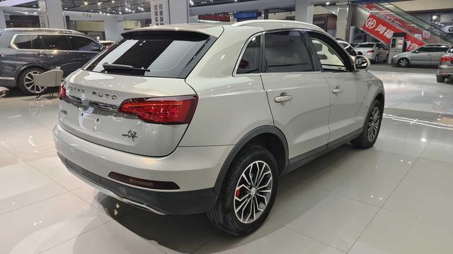 Zotye SR7