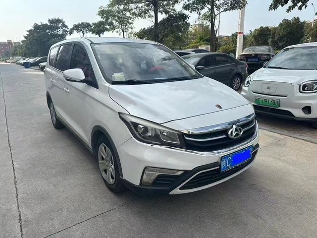 Oshan Changan Auchan A800