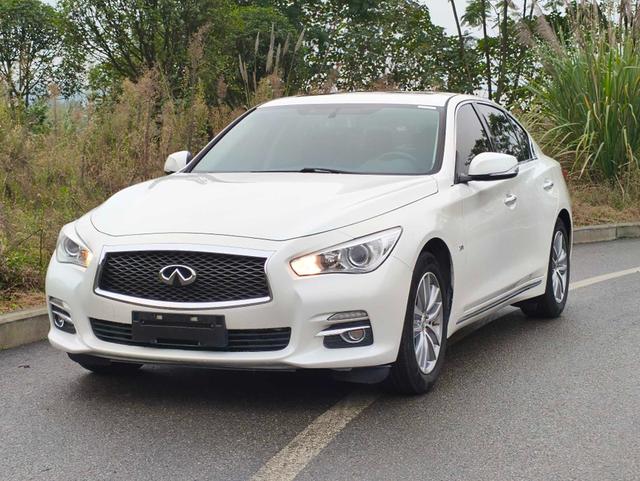 Infiniti Q50L