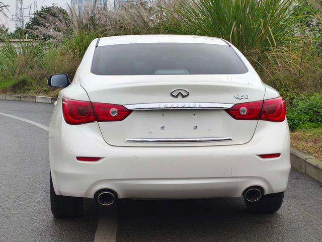 Infiniti Q50L