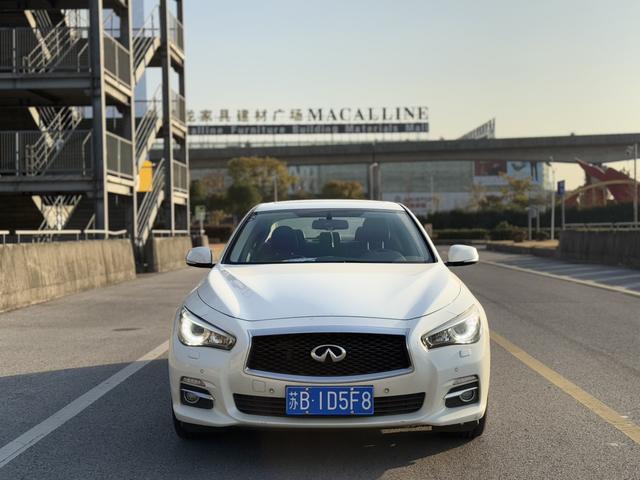 Infiniti Q50L