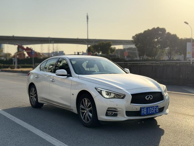 Infiniti Q50L